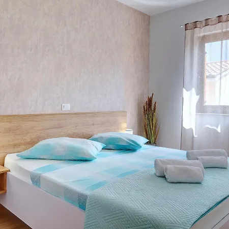 In Croatia Near The Coast Apartment Pula